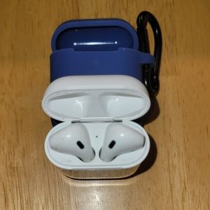 Apple Air Pods W/ Case
